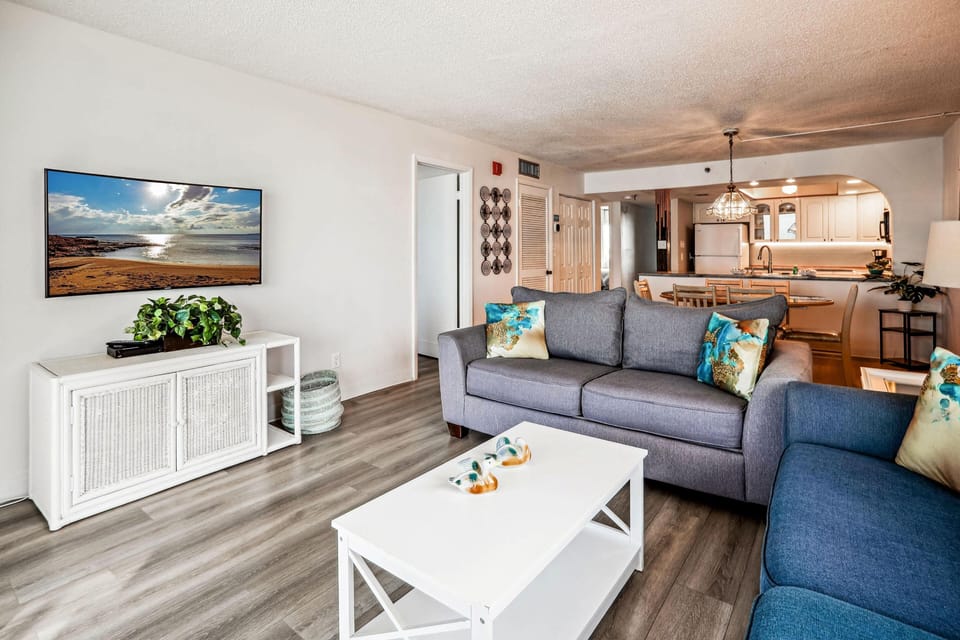 Condo, Multiple Beds (Sand Castle II #2901- Premier) | Living area | TV