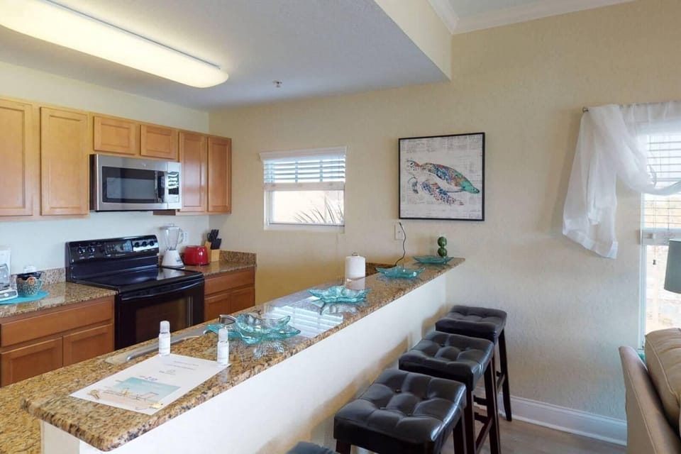 Condo, Multiple Beds (Palms Of Treasure Island #210) | Private kitchen | Oven
