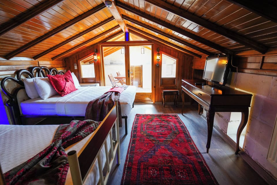Desk, free WiFi, bed sheets