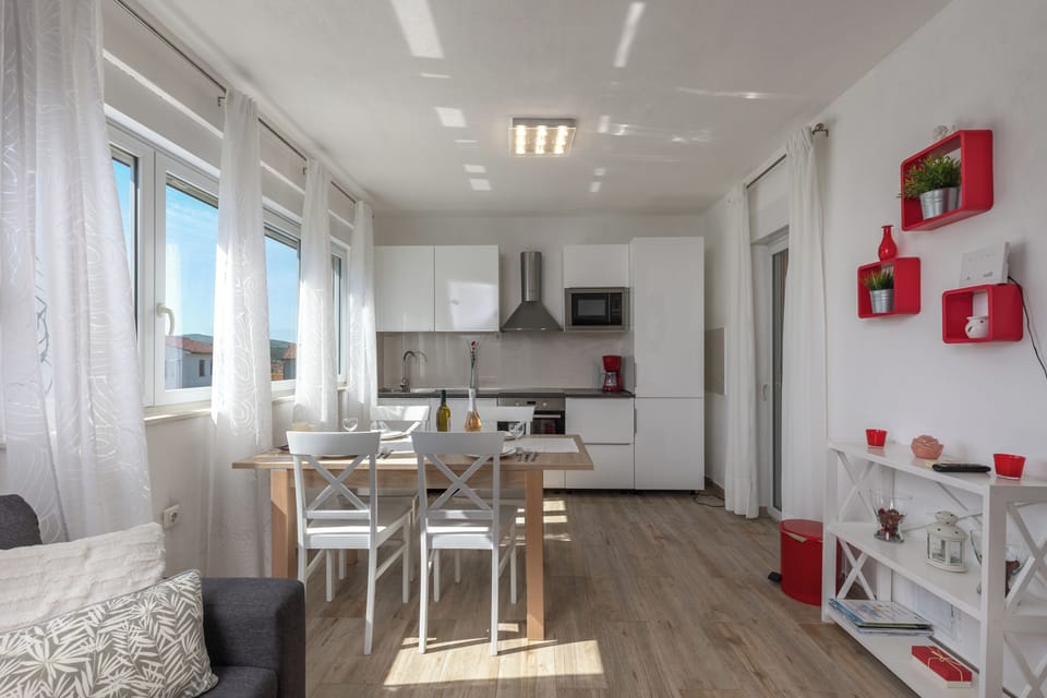 Family House, 2 Bedrooms, Microwave (Holiday Home Aurea) | Interior