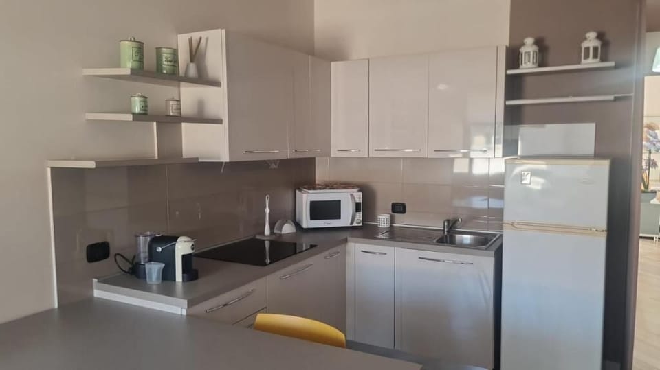 City Apartment, City View | Private kitchen | Microwave, espresso maker, coffee/tea maker, electric kettle