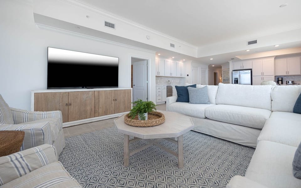 Condo, 4 Bedrooms | Living area