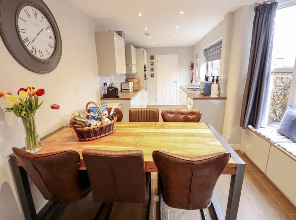 House | Dining