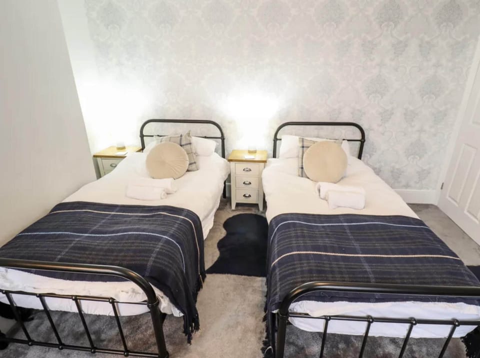 House | 3 bedrooms, iron/ironing board, free WiFi, bed sheets