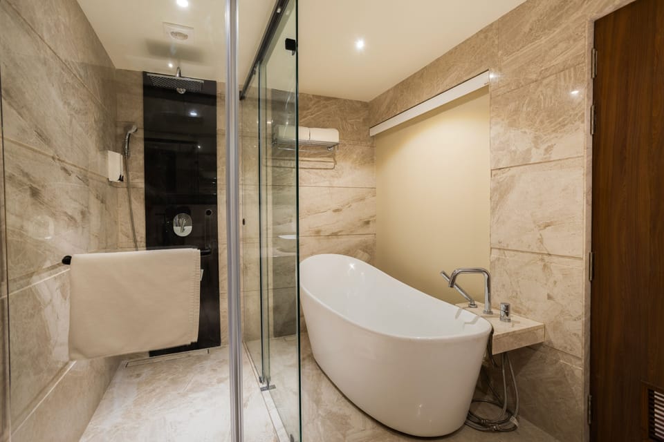 Luxury Suite | Bathroom | Slippers