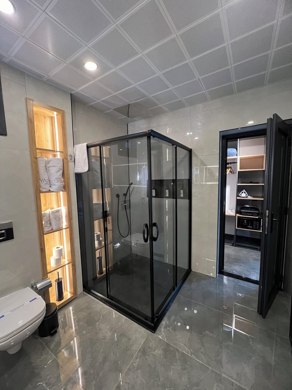 Jetted tub, hydromassage showerhead, designer toiletries, hair dryer