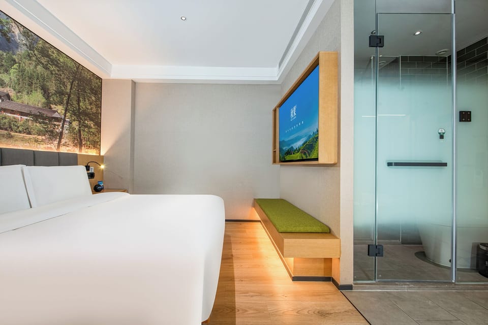 Superior Single Room | Premium bedding, down comforters, pillowtop beds, minibar