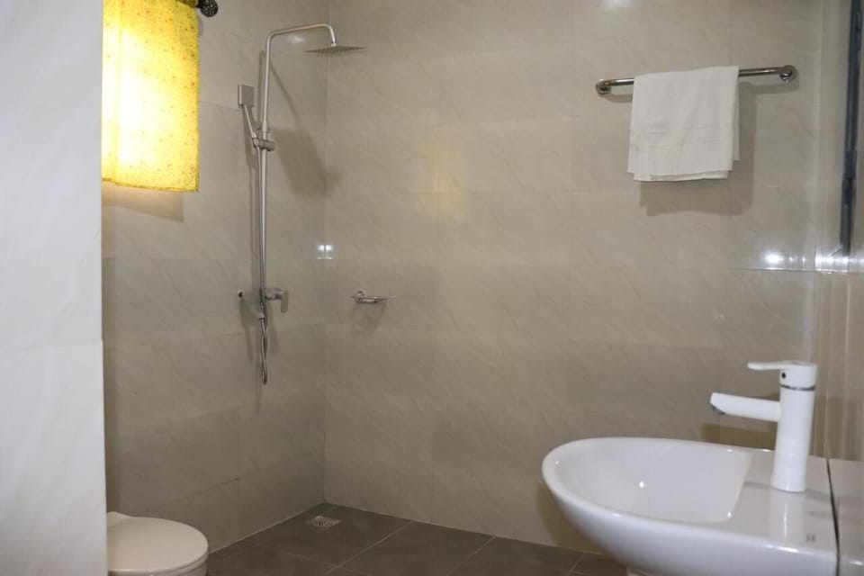 Comfort Room | Bathroom | Free toiletries