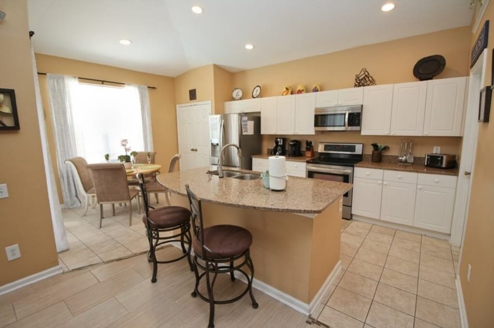Villa, 4 Bedrooms | Private kitchen
