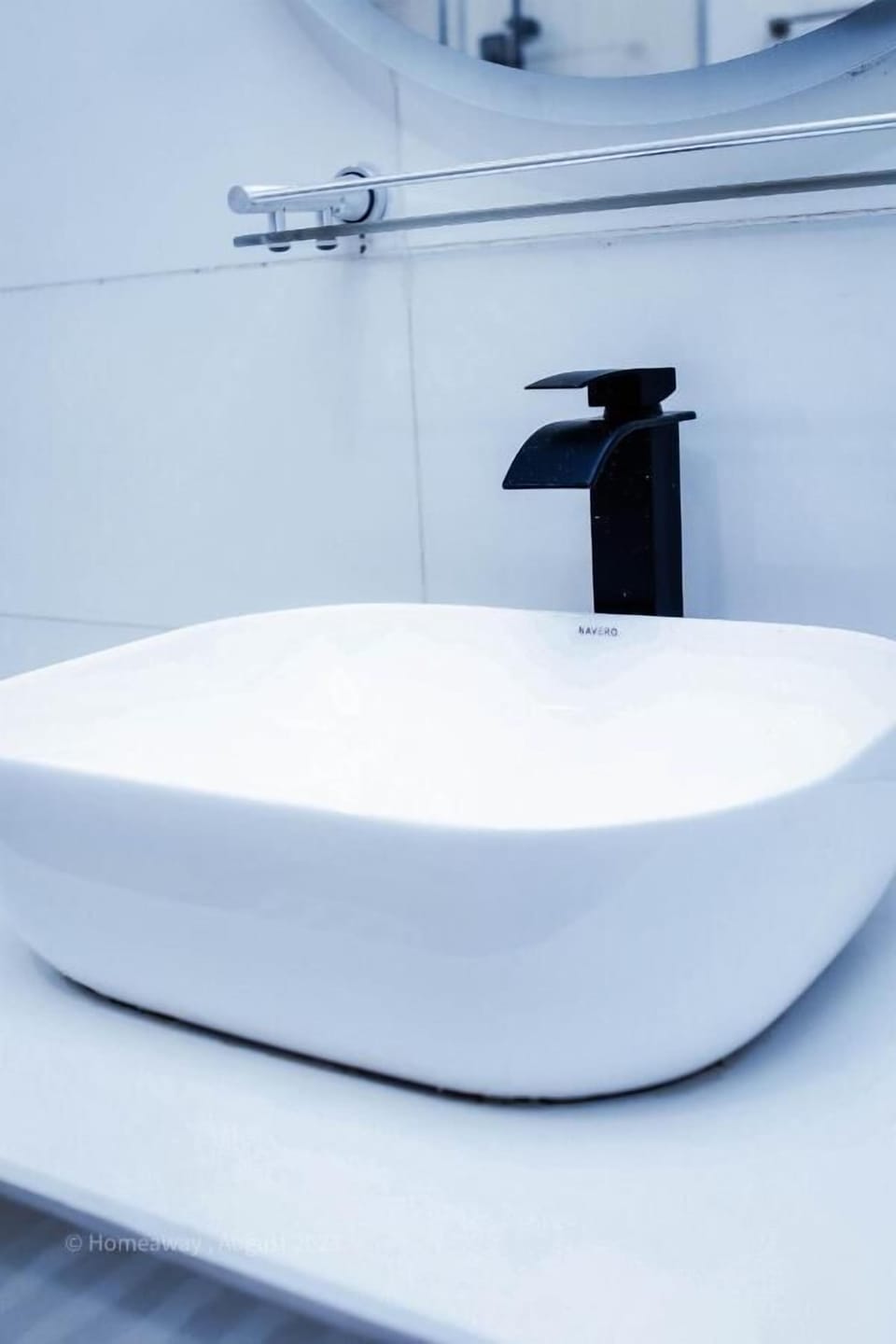 Business Room | Bathroom