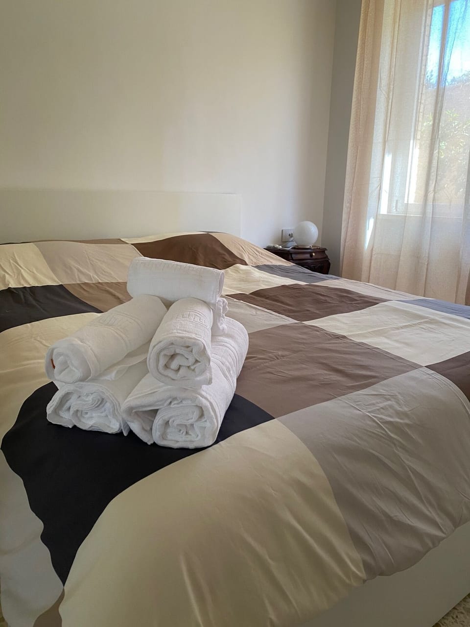 Superior Room | Premium bedding, WiFi (free), bed sheets
