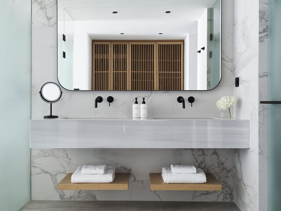 Shower, free toiletries, hair dryer, bathrobes