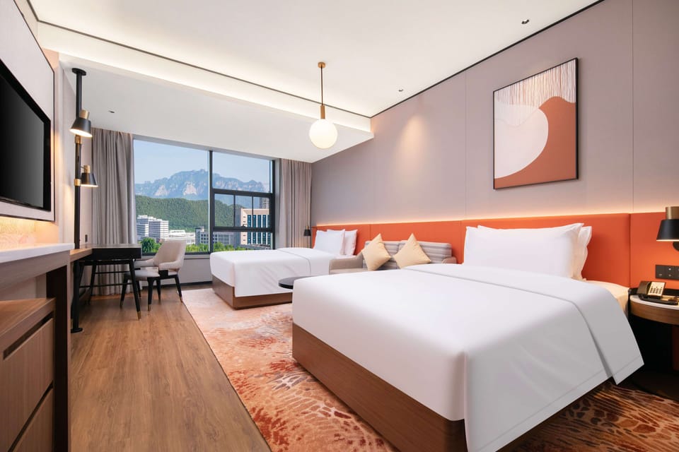 Deluxe Room, 2 Twin Beds | In-room safe, soundproofing, iron/ironing board, WiFi (free)