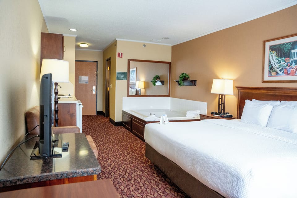 Honeymoon Suite | Pillowtop beds, desk, iron/ironing board, cribs (free)