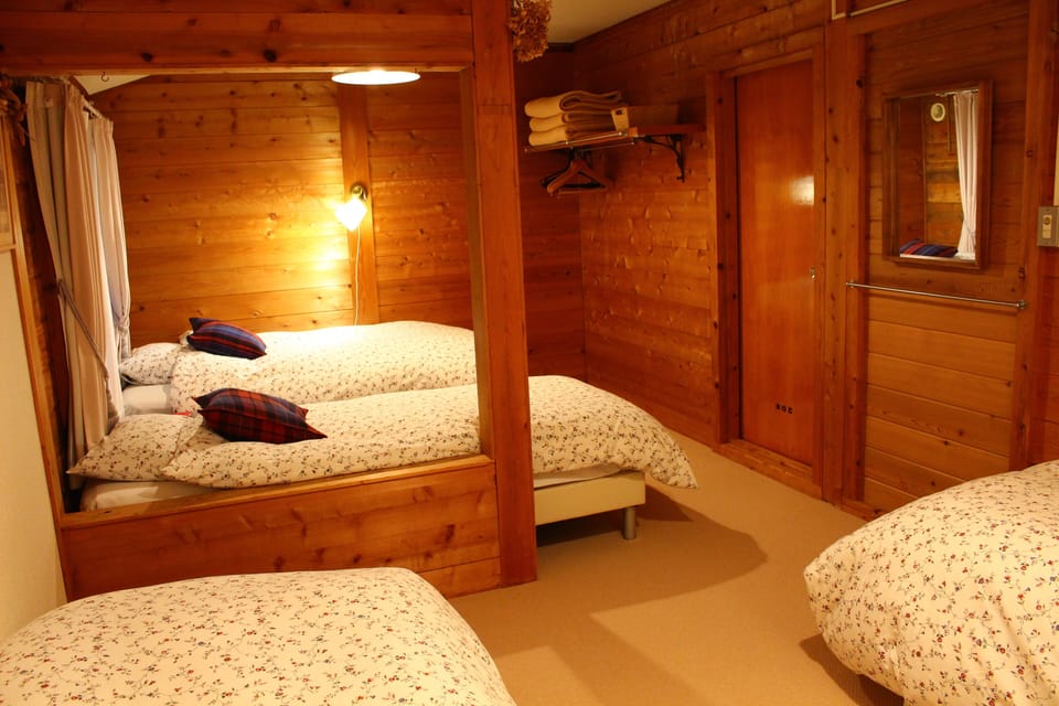 Quadruple Room | Premium bedding, down comforters, WiFi (free), bed sheets