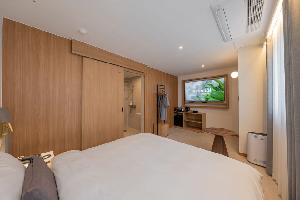 Standard Room, City View | Premium bedding, individually decorated, individually furnished, desk