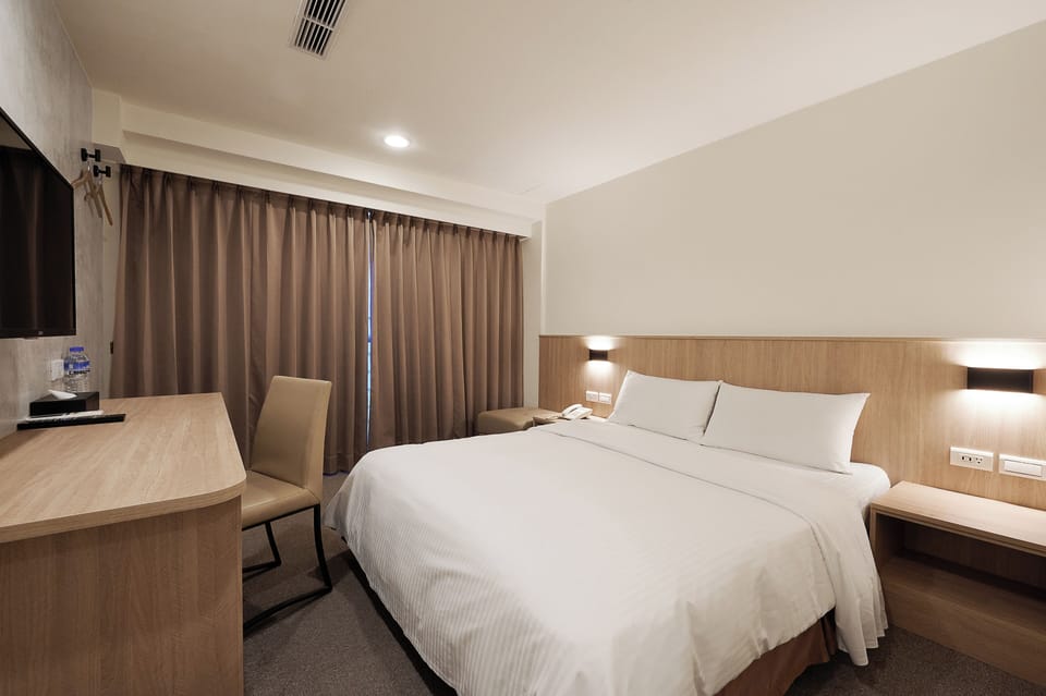 Standard Double Room, 1 Double Bed | Down comforters, desk, soundproofing, rollaway beds