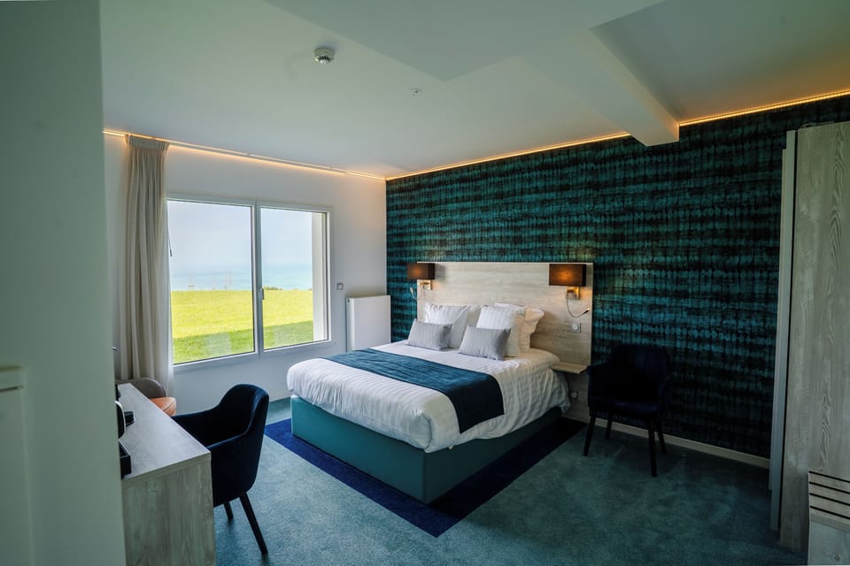 Superior Room, Sea View | In-room safe, desk, soundproofing, free WiFi