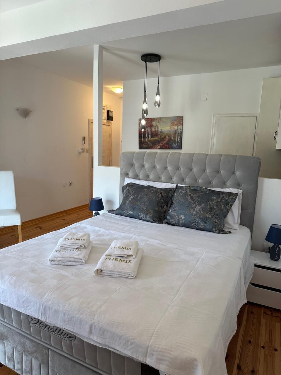 Deluxe Room | Minibar, free WiFi, bed sheets