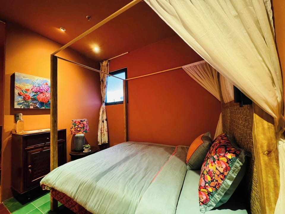 Individually decorated, individually furnished, soundproofing, free WiFi