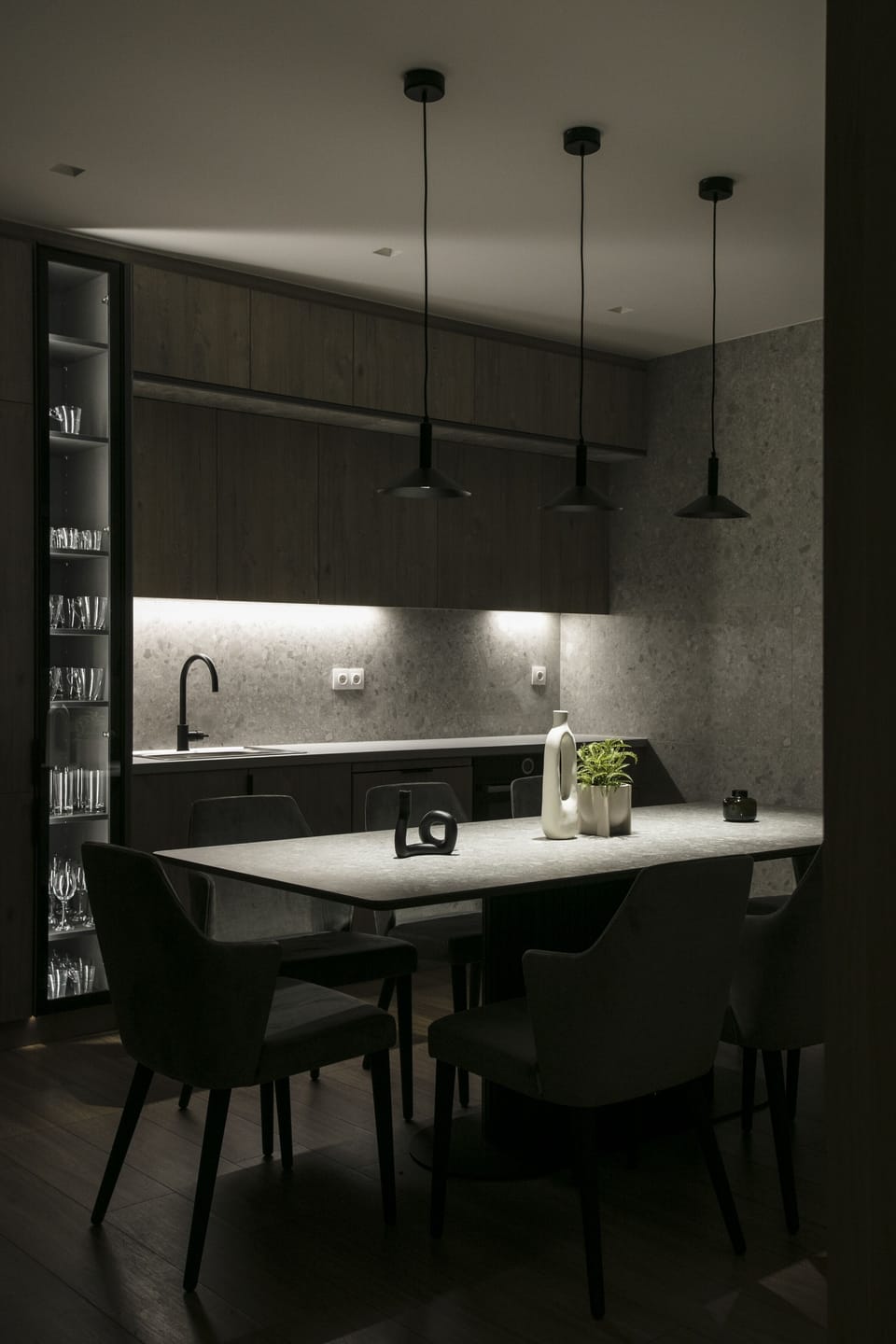 Luxury Apartment, 3 Bedrooms, Air conditioning | Dining room