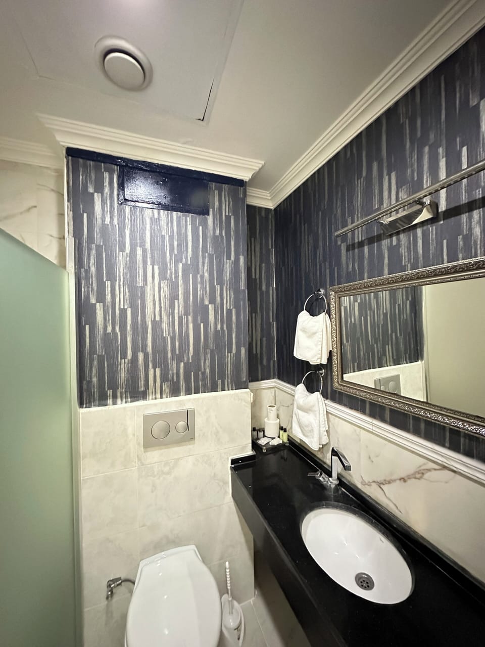 Shower, rainfall showerhead, free toiletries, hair dryer
