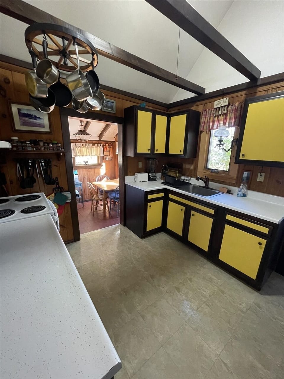 House, 4 Bedrooms | Private kitchen | Oven, coffee/tea maker, toaster