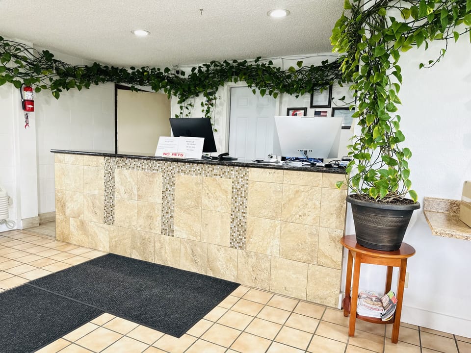 Northwoods Motel Hotel in Blaine