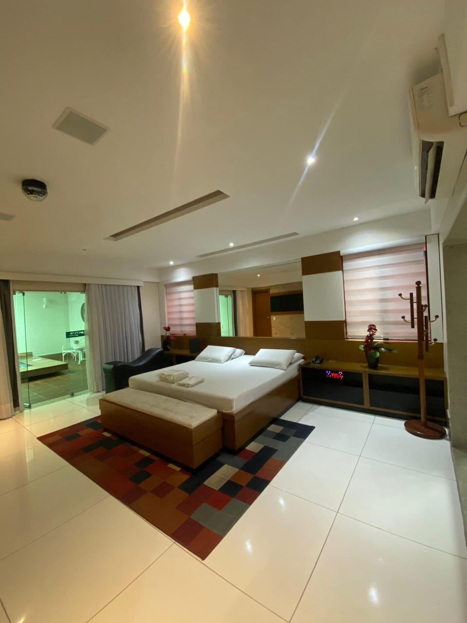 Deluxe Studio Suite | Free WiFi, bed sheets