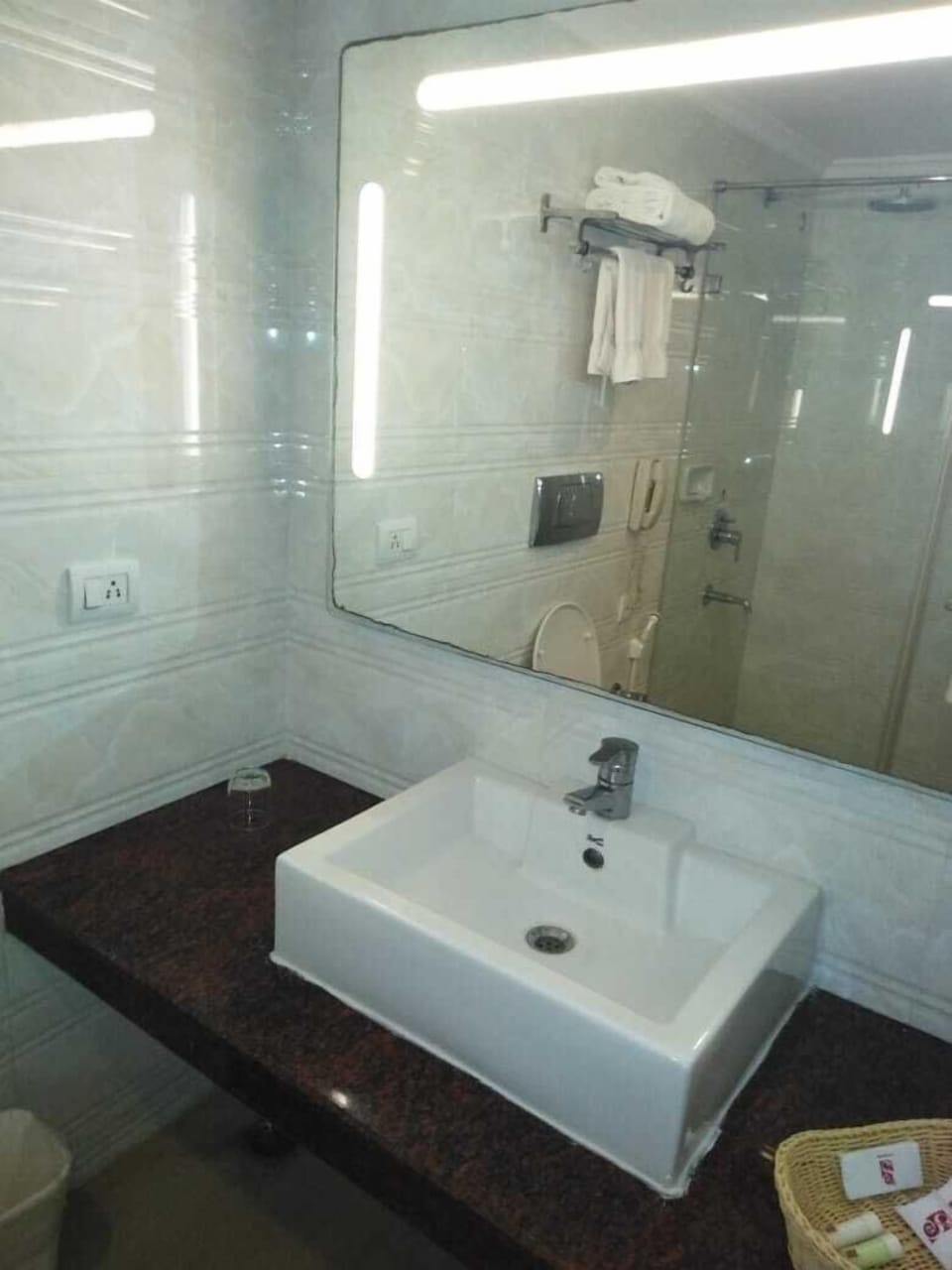 Bathroom sink