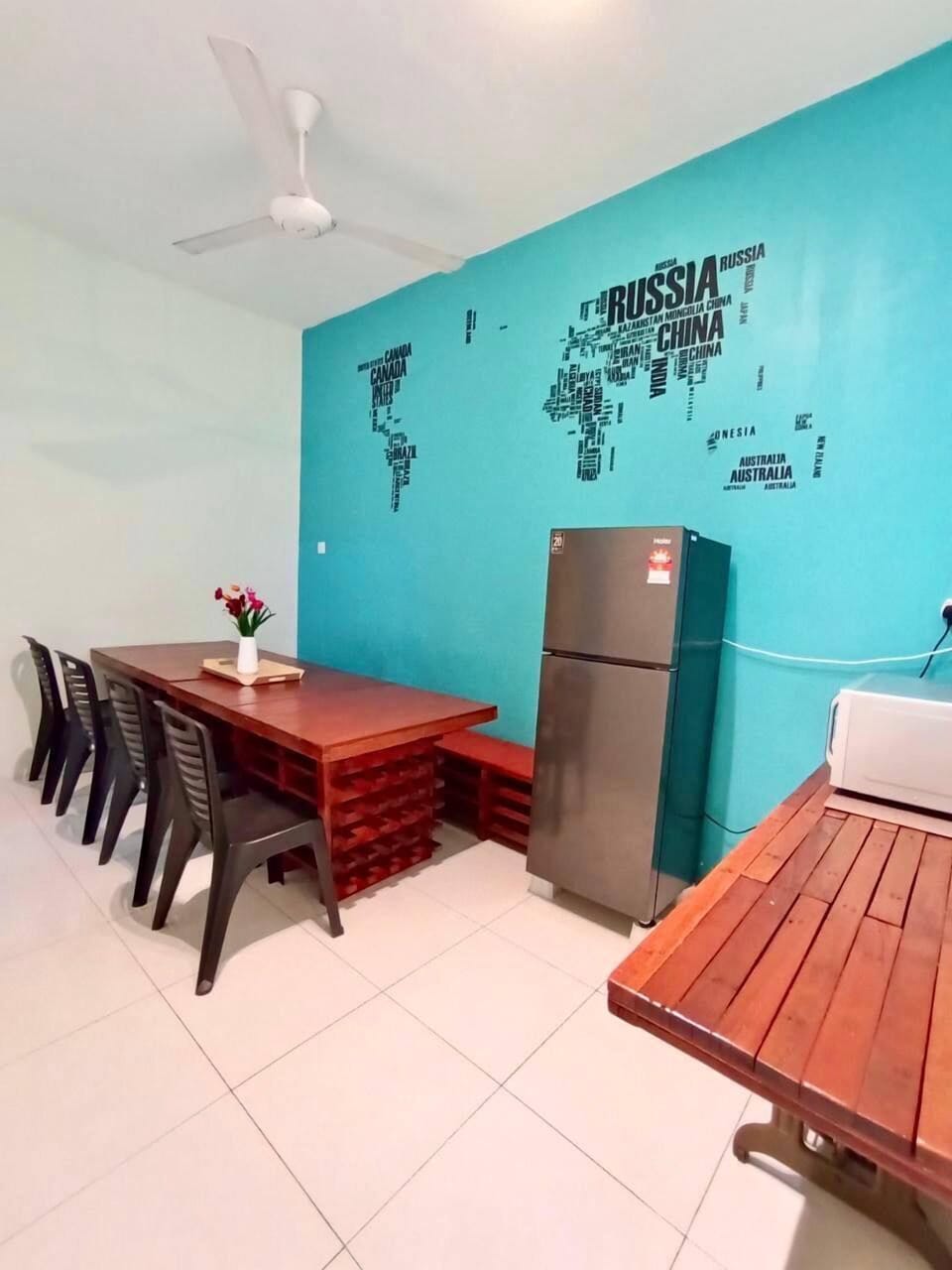 House, 4 Bedrooms, Non Smoking, City View | In-room dining