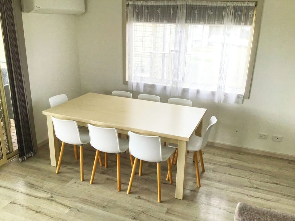 Superior Accessible 3 Bedroom Cabin | In-room dining