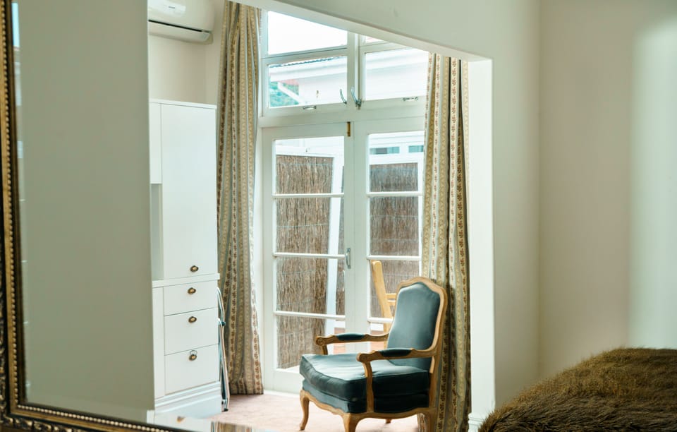 Superior Room, Courtyard | Iron/ironing board, free WiFi, bed sheets