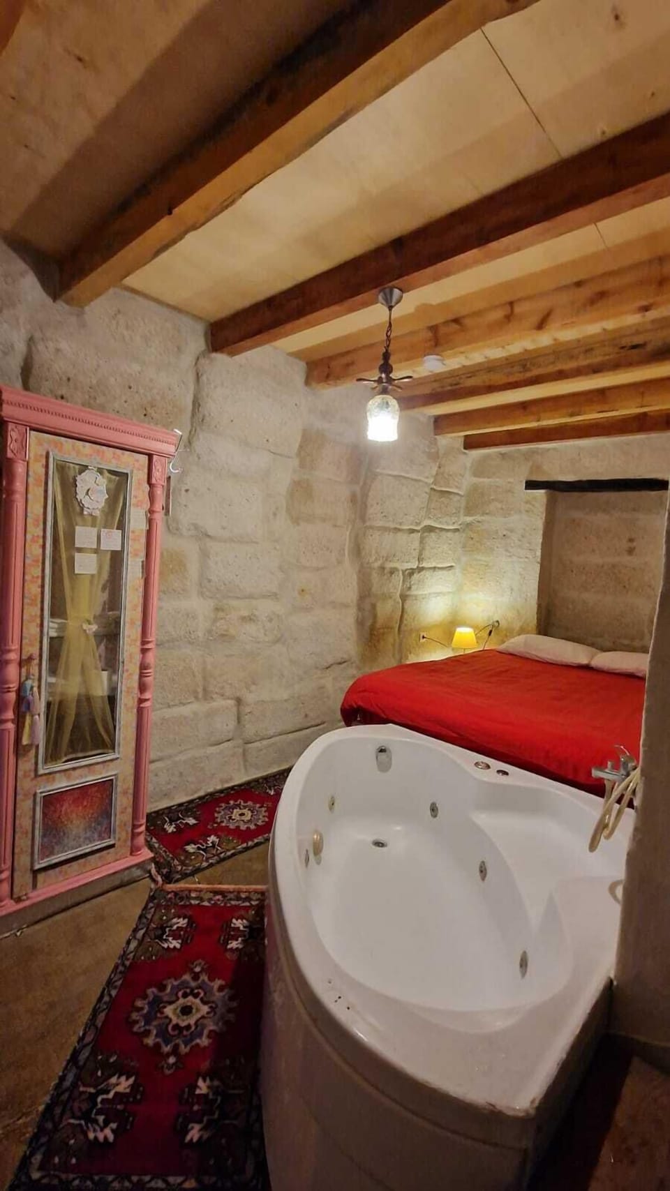 Luxury Studio Suite, 1 King Bed | Egyptian cotton sheets, premium bedding, down comforters