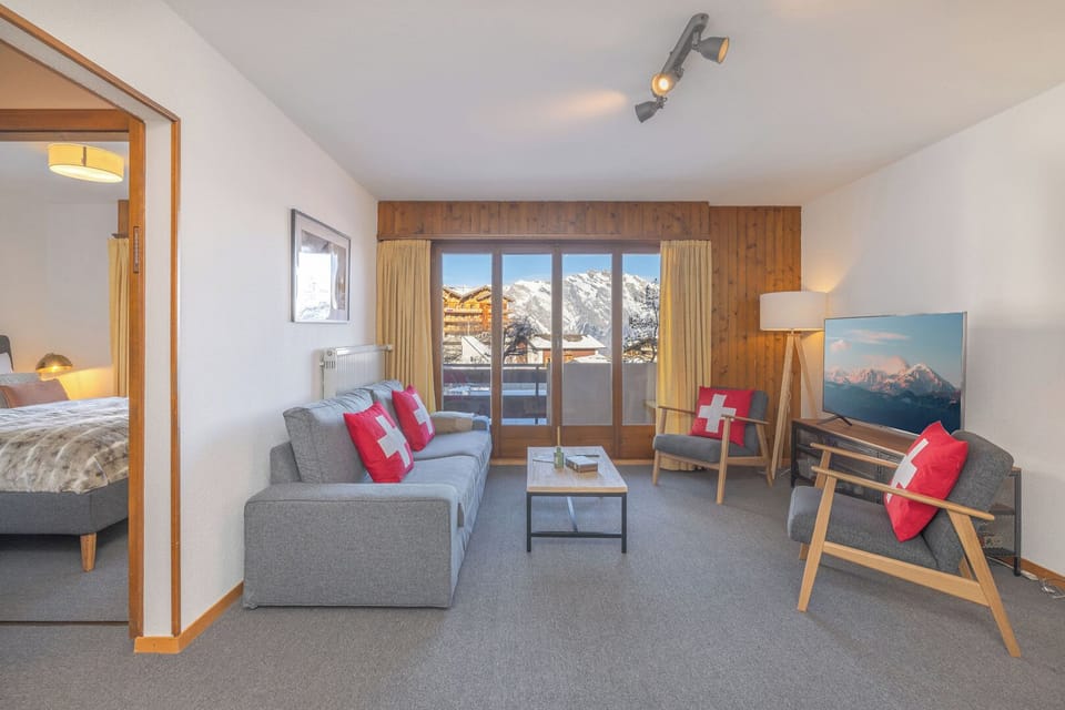 Apartment (2 Bedrooms) | Front of property