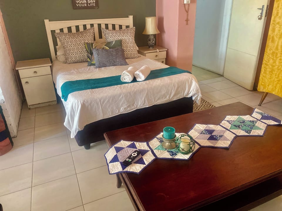 Double Room, Private Bathroom | Desk, free WiFi