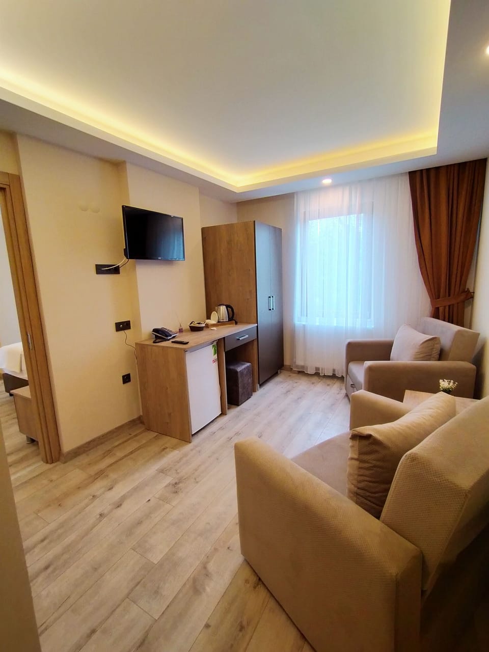 Family Suite | Premium bedding, desk, laptop workspace, soundproofing