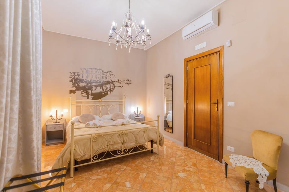 Junior Room | Iron/ironing board, free WiFi