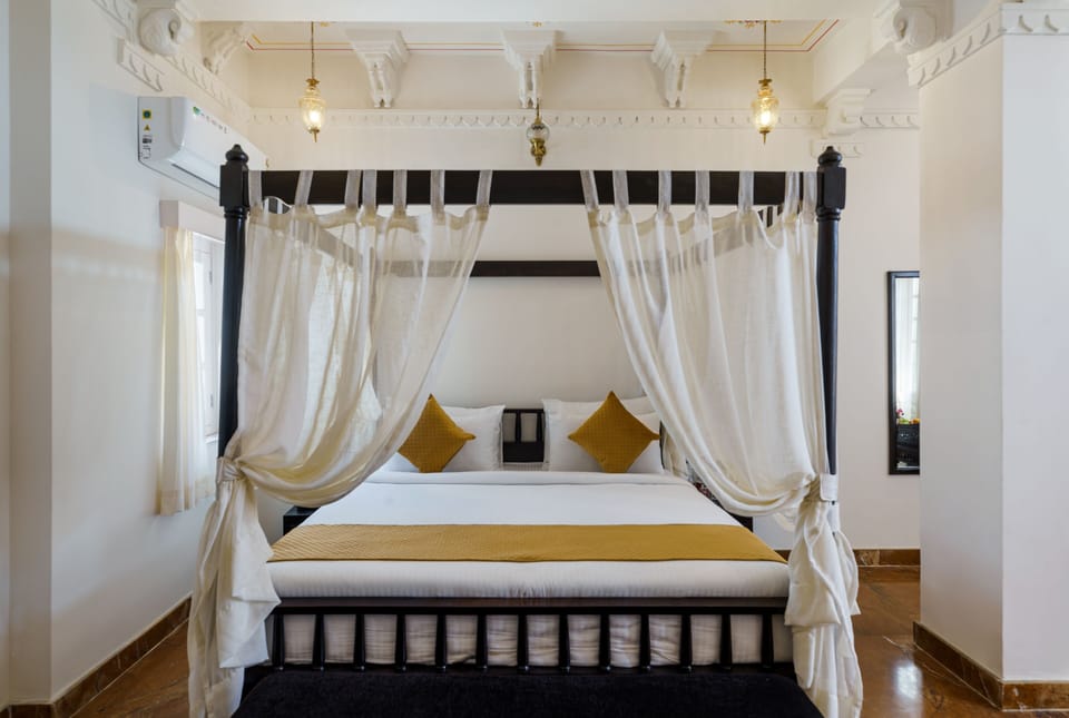Luxury Room | 1 bedroom, in-room safe, soundproofing