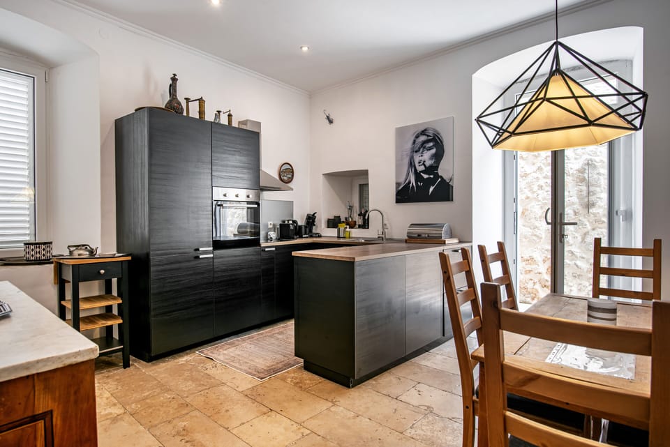 Premium Apartment, 3 Bedrooms, Garden View | Private kitchen | Full-size fridge, microwave, oven, stovetop