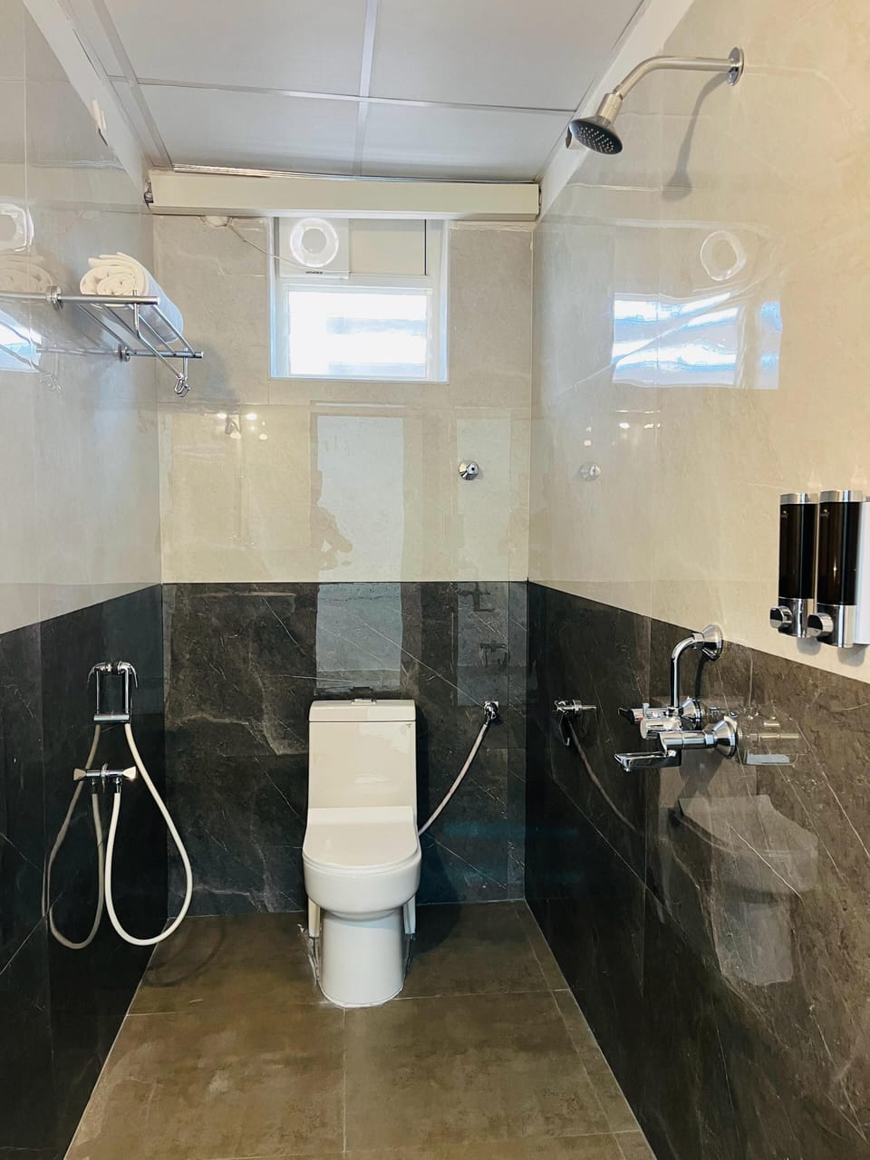 Deluxe Room | Bathroom
