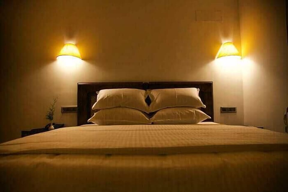 Family Room, 2 Bedrooms | 3 bedrooms, premium bedding, laptop workspace, free WiFi