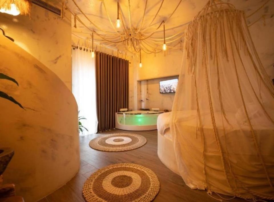 King Room with Jacuzzi | Free WiFi