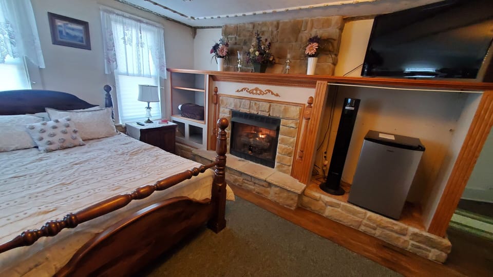 Basic Room, City View | Individually decorated, individually furnished, free WiFi, bed sheets