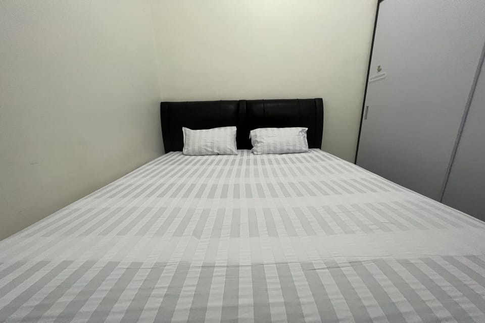 Standard Double Room | WiFi (free), bed sheets