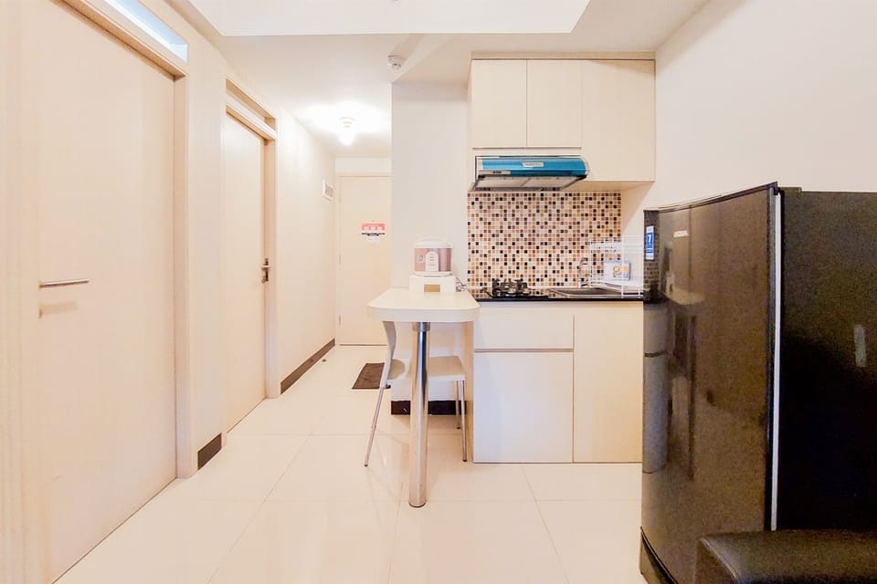Apartment | Private kitchen | Fridge, stovetop, electric kettle, rice cooker