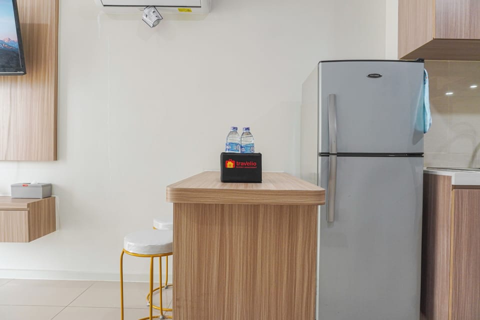 Studio | Private kitchen | Full-size fridge, stovetop, electric kettle