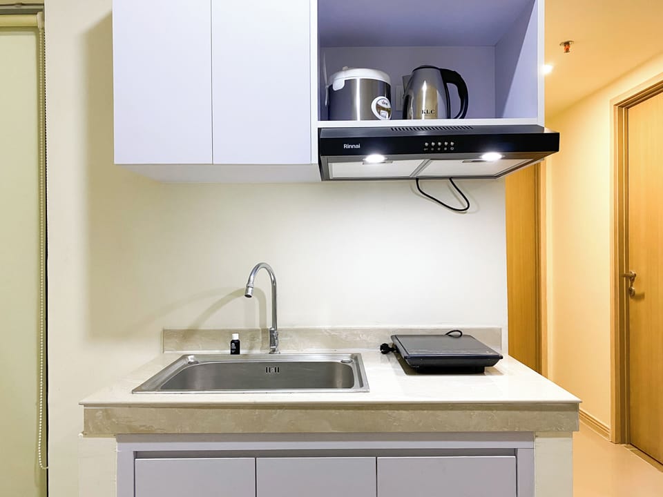 Apartment | Private kitchen | Fridge, stovetop, rice cooker