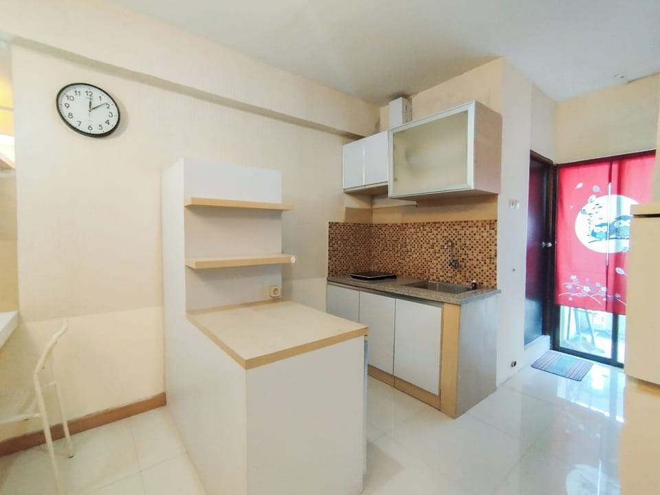 Apartment | Private kitchen | Fridge, stovetop, rice cooker