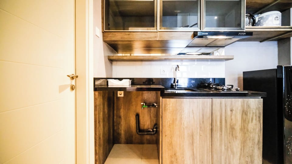 Apartment | Private kitchen | Fridge, stovetop, rice cooker